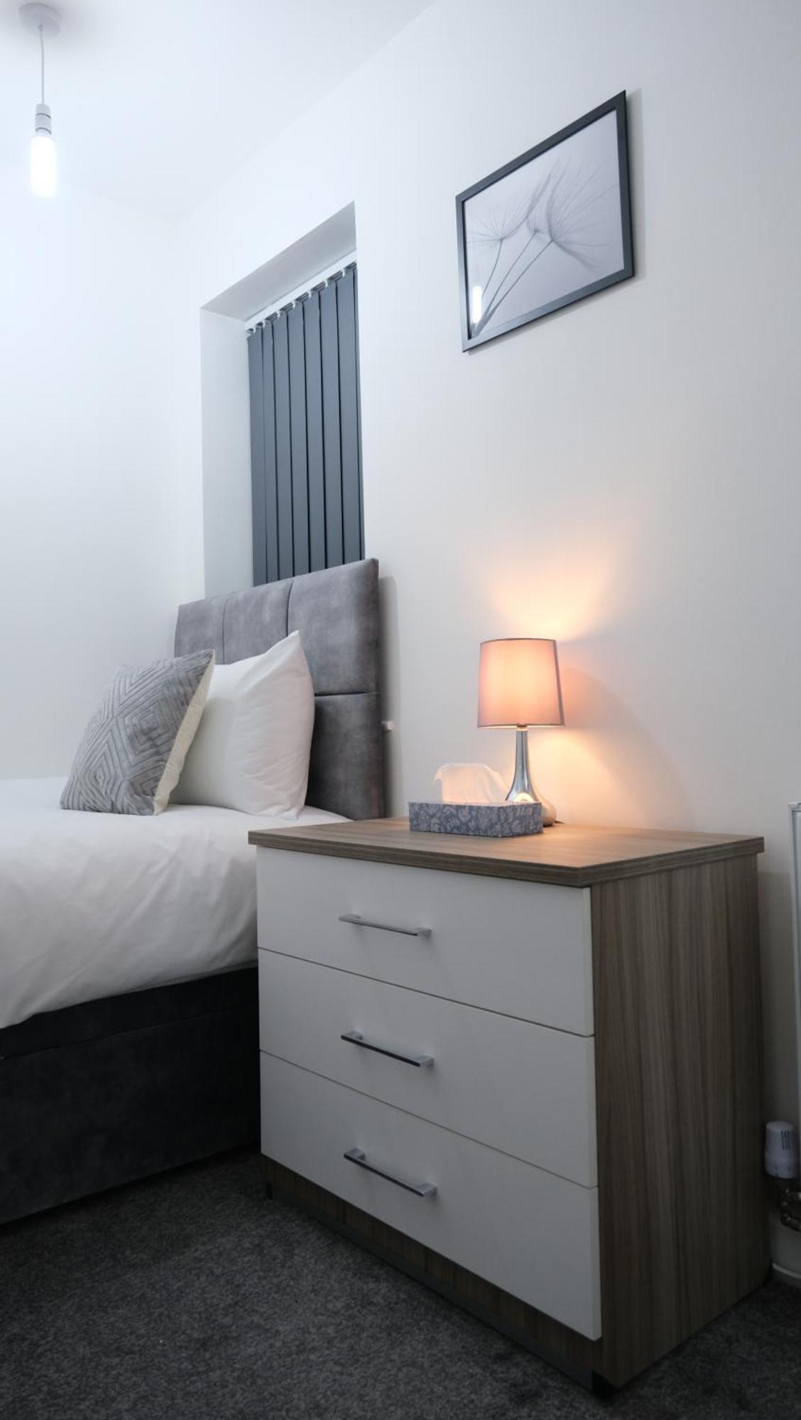 Modernized Three Bedroom House Near City Stadium, Attractions, City Centre - Sky N Netflix - Convenient Transport Манчестер Екстер'єр фото